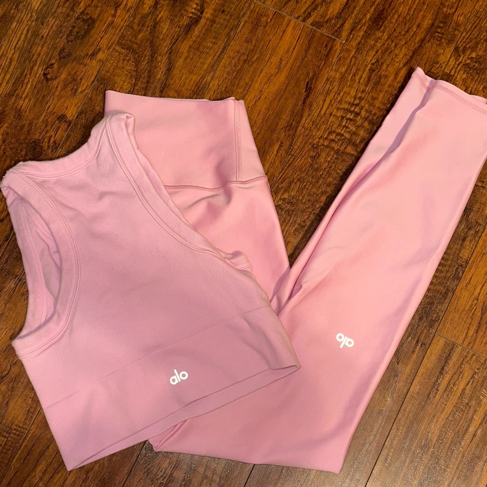 Alo Pink Airlift Legging and delight high neck bra Activewear Set- Sweet Pink